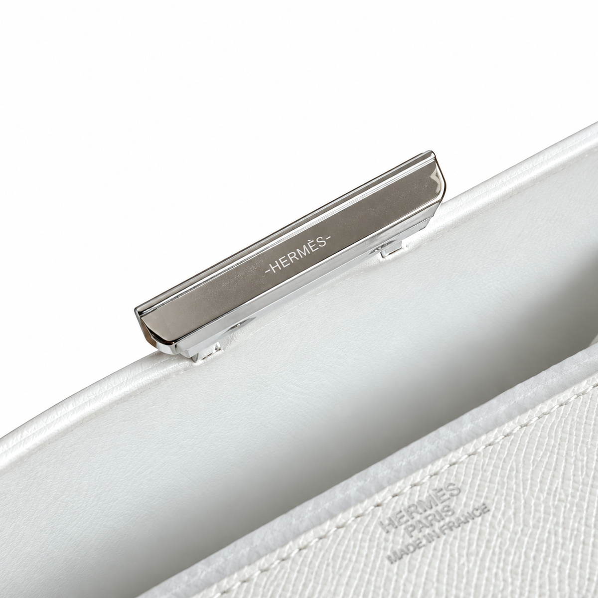 Hermès Lindy 26cm Crossbody Bag – Pure White | Minimalist Luxury Leather